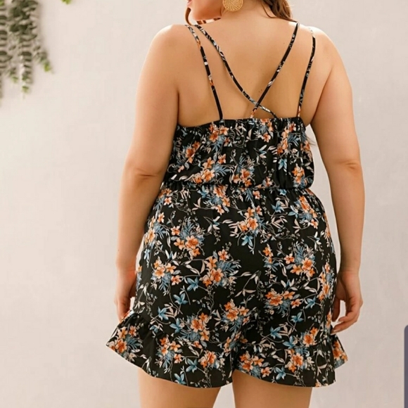 Floral Plunging Ruffled Hem Romper - New - Picture 2 of 8